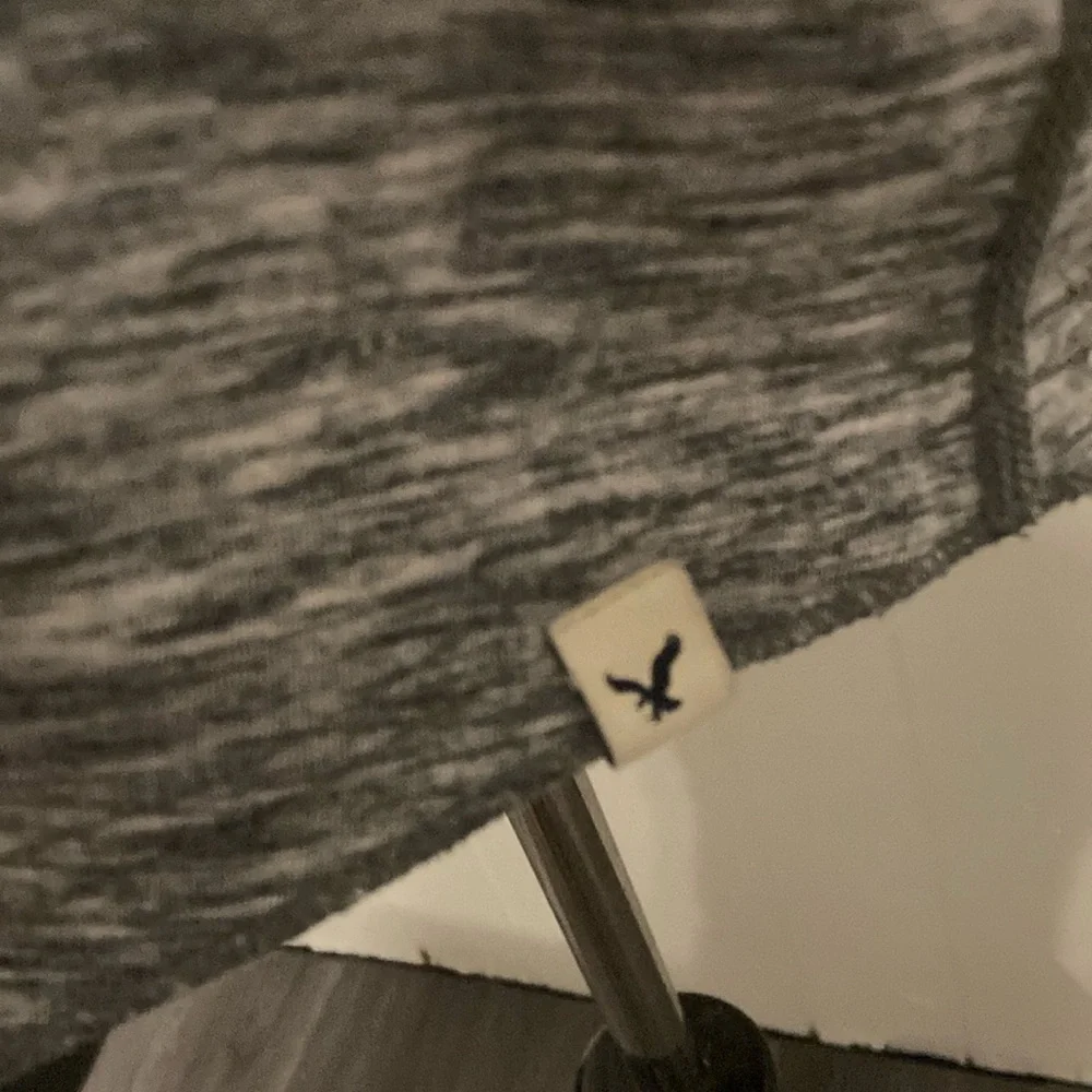 American Eagle Outfitters Heather Gray Short Sleeve Tee - Picture 3 of 4